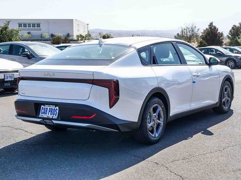 New 2026 Kia K4 LXS image 7