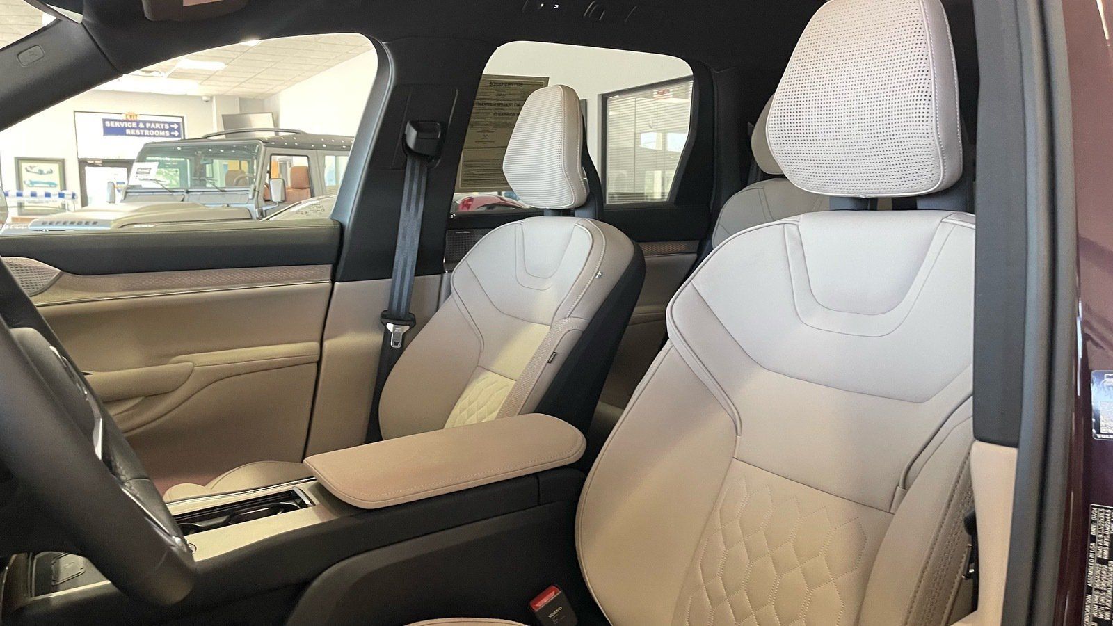 Used 2025 Volvo EX90 Ultra AWD/4WD image 26