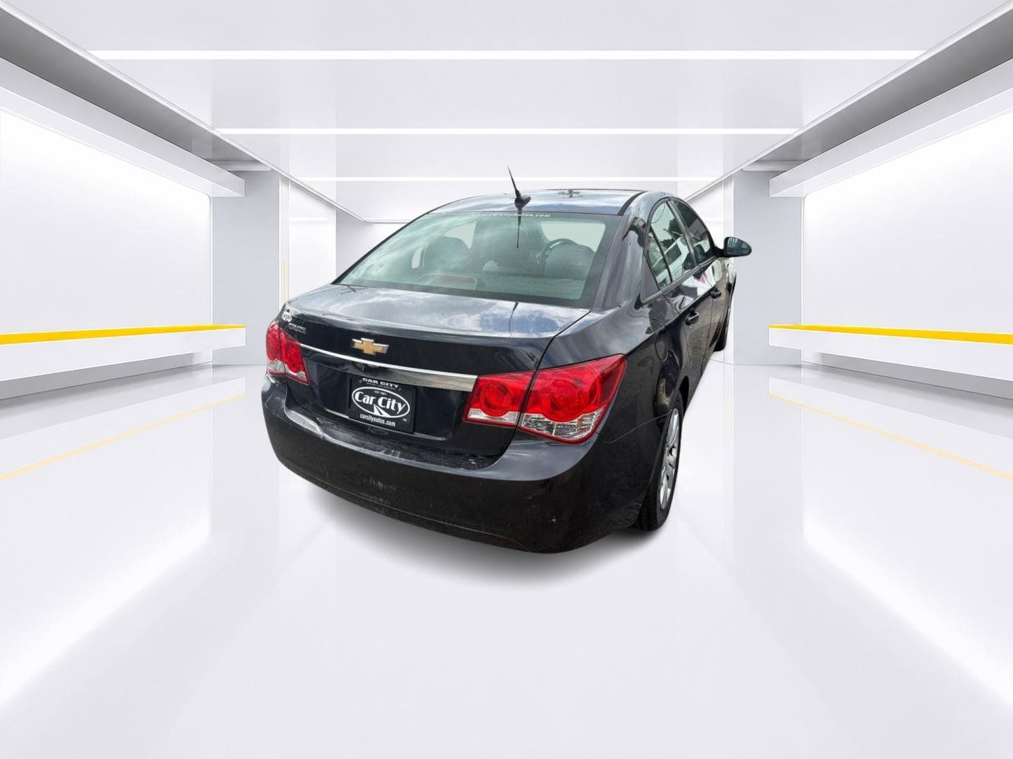 Used 2013 Chevrolet Cruze LS FWD image 4