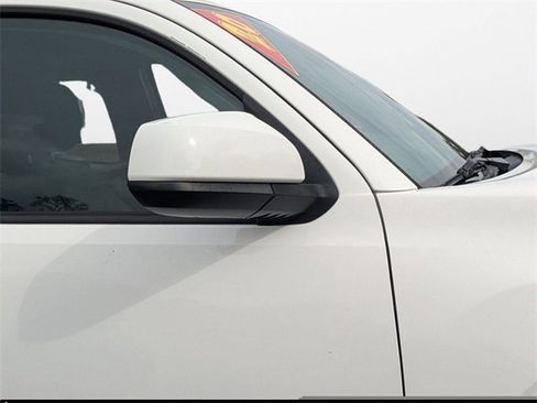 Used 2020 Toyota Tacoma SR image 11