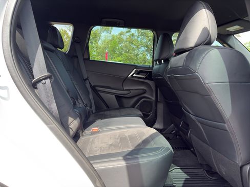 Used 2023 Mitsubishi Outlander SE Black Edition image 17