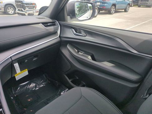 New 2026 Jeep Grand Cherokee Laredo RWD image 17
