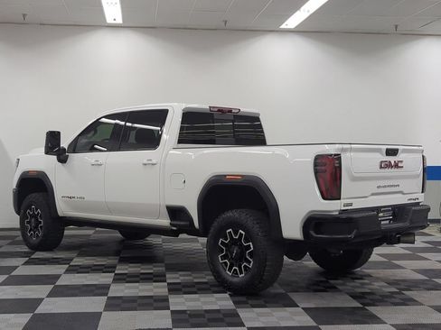 Used 2025 GMC Sierra 2500 AT4X AWD/4WD image 5