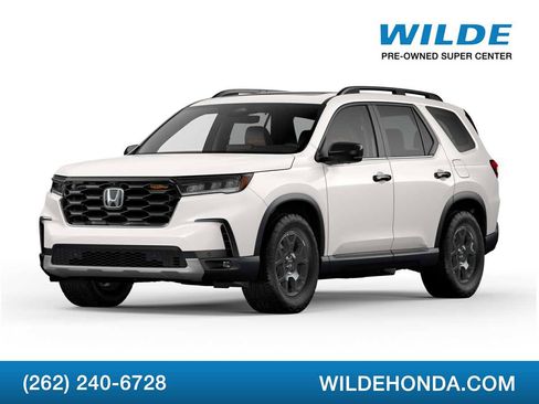 Used 2024 Honda Pilot TrailSport image 1