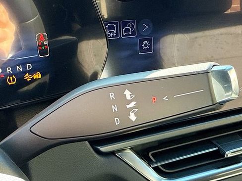 New 2026 Chevrolet Equinox EV LT image 18