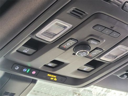 Used 2021 GMC Yukon Denali w/ Denali Premium Package image 37