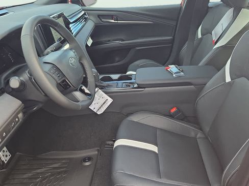 New 2026 Toyota Camry SE FWD image 9