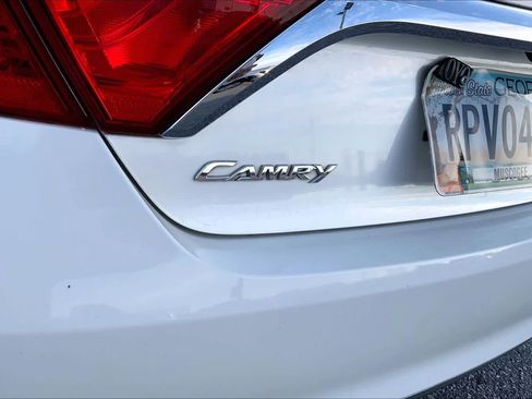 Used 2015 Toyota Camry XLE image 29