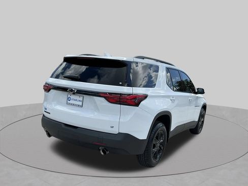 Used 2023 Chevrolet Traverse LT FWD image 9
