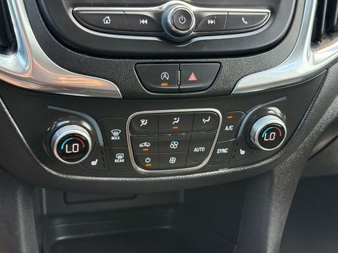 Used 2024 Chevrolet Equinox LT FWD image 22