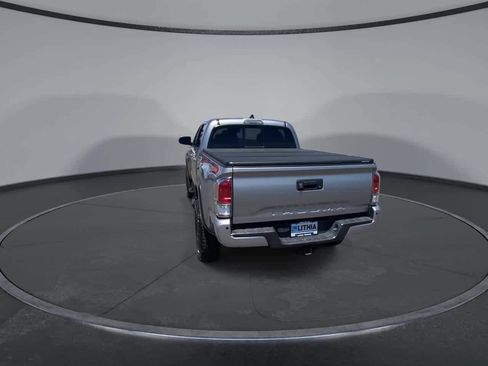 Used 2021 Toyota Tacoma TRD Off-Road w/ TRD Premium Off Road Package AWD/4WD image 7