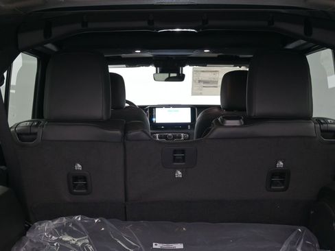 New 2024 Jeep Wrangler Unlimited Rubicon 392 image 17