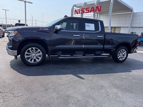 Used 2023 Chevrolet Silverado 1500 LTZ AWD/4WD image 2