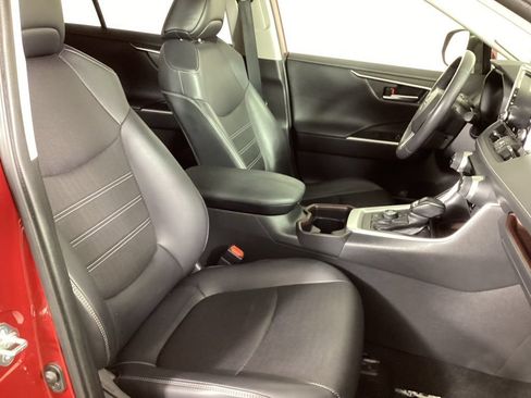 Used 2020 Toyota RAV4 Limited AWD/4WD image 22