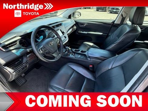 Used 2015 Toyota Avalon XLE Premium w/ Preferred Accessory Package FWD image 5