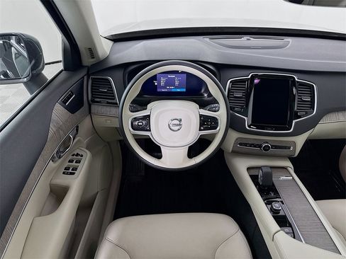 Used 2023 Volvo XC90 B6 Plus w/ Protection Package Premier image 23