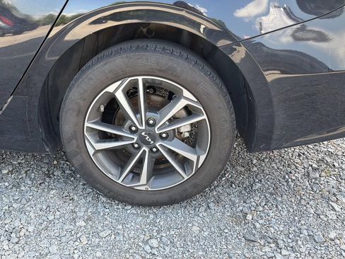 Used 2024 Kia Forte LXS FWD image 3