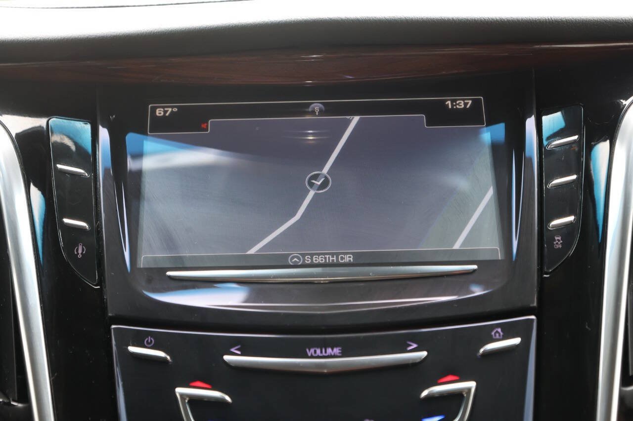 Used 2016 Cadillac Escalade Luxury AWD/4WD image 20
