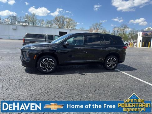 Used 2025 Buick Enclave Sport Touring FWD image 3
