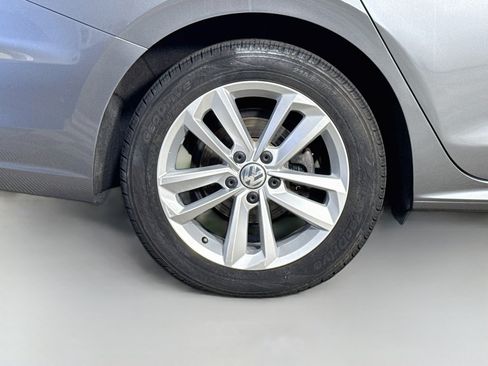 Used 2020 Volkswagen Passat 2.0T SE FWD image 33