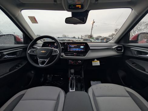 New 2026 Chevrolet TrailBlazer LT w/ Convenience Package image 2