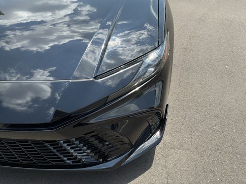 Used 2026 Toyota Camry Hybrid FWD image 6