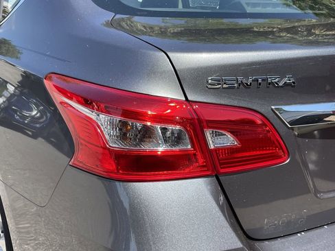 Used 2017 Nissan Sentra SV w/ Style Package FWD image 7