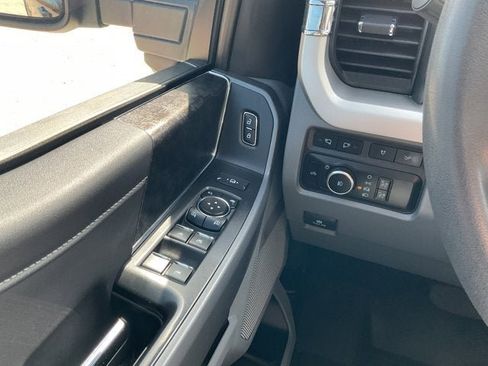 Used 2023 Ford F250 XLT w/ XLT Premium Package AWD/4WD image 22