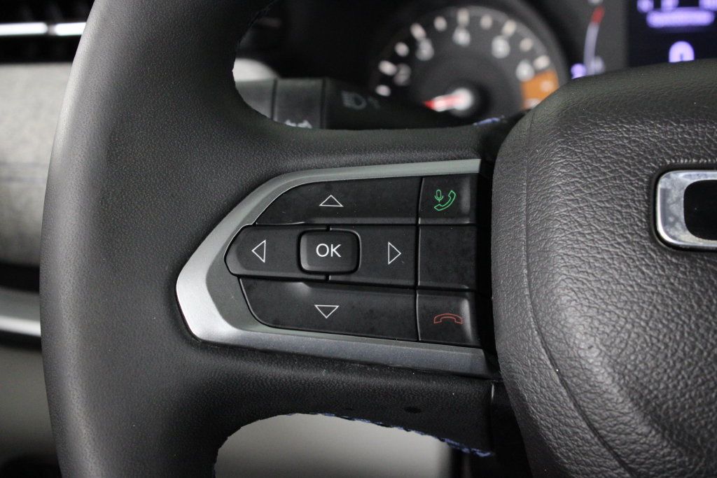 Used 2022 Jeep Compass Latitude FWD image 24