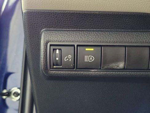 Used 2025 Toyota Corolla LE FWD image 23