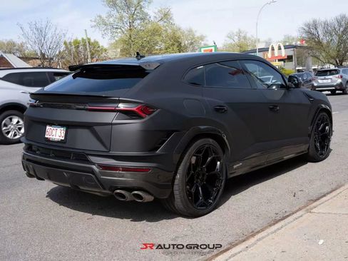 Used 2023 Lamborghini Urus Performante AWD/4WD image 12