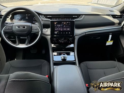 New 2025 Jeep Grand Cherokee L Laredo w/ Luxury Tech Group I image 19