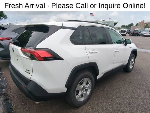 Used 2021 Toyota RAV4 XLE AWD/4WD image 4