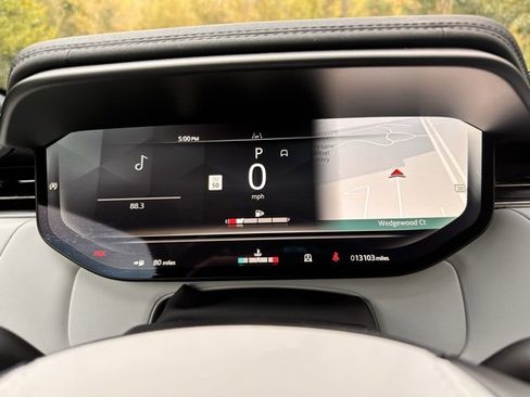 Used 2024 Land Rover Range Rover Sport SE image 35