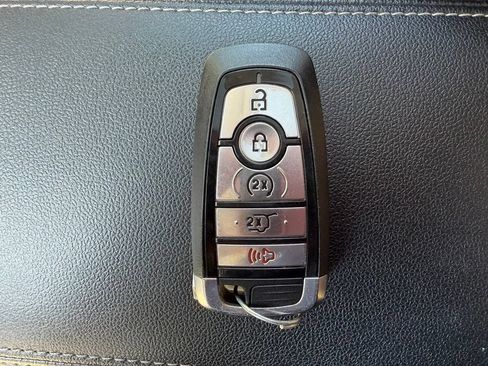 Used 2022 Ford Escape Titanium AWD/4WD image 28