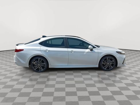 Used 2025 Toyota Camry XSE FWD image 25