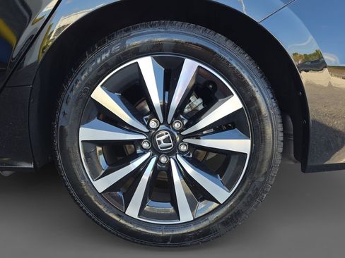 Used 2024 Honda Civic EX image 8