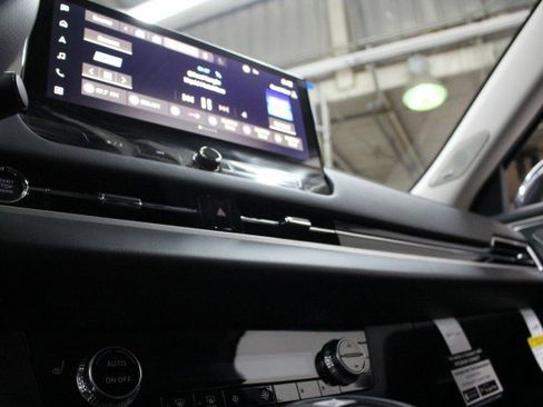 New 2026 Mitsubishi Outlander SE image 12