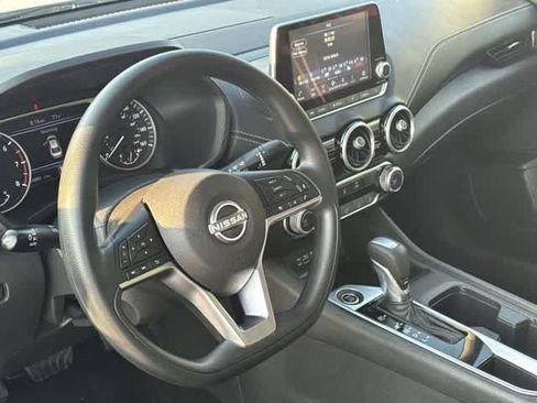 Used 2024 Nissan Sentra SV FWD image 2