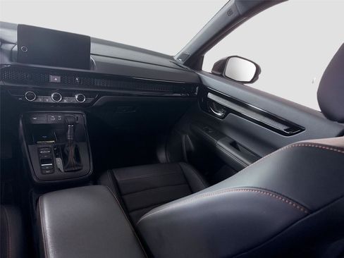Used 2025 Honda CR-V Sport Touring image 17