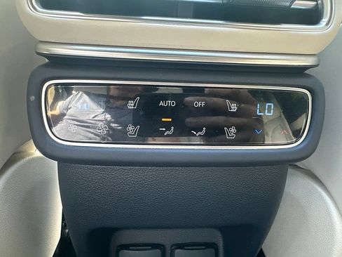 Certified 2026 Genesis GV80 3.5T Prestige AWD/4WD image 27
