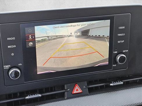Used 2025 Kia Sportage LX FWD image 13