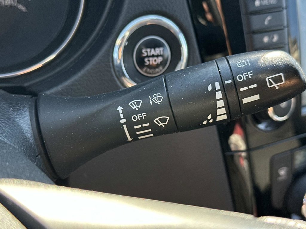 Used 2019 Nissan Rogue SV AWD/4WD image 24