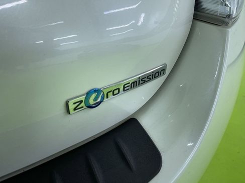 Used 2013 Nissan Leaf SL w/ Premium Pkg image 15