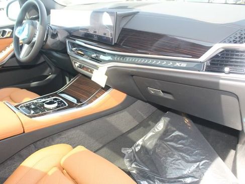 New 2026 BMW X5 xDrive50e w/ Executive Package image 24