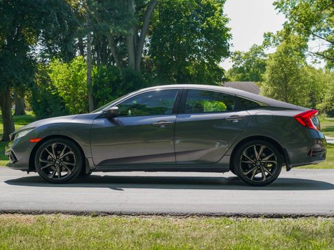 Used 2019 Honda Civic Sport image 8