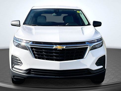 Used 2024 Chevrolet Equinox LS w/ LS Convenience Package FWD image 3