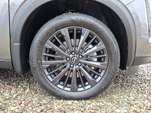 New 2026 Nissan Pathfinder SL w/ SL Premium Package image 4