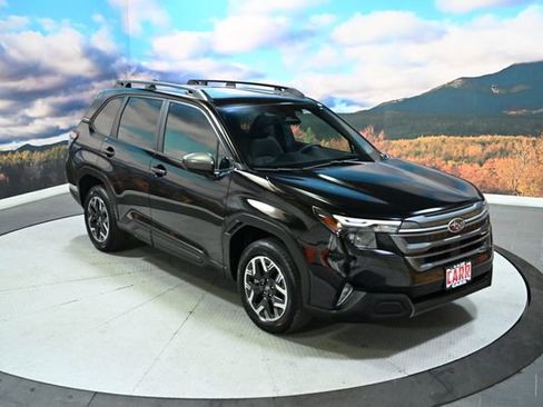 Used 2025 Subaru Forester Premium AWD/4WD image 2