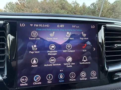 Used 2020 Chrysler Pacifica Limited image 23